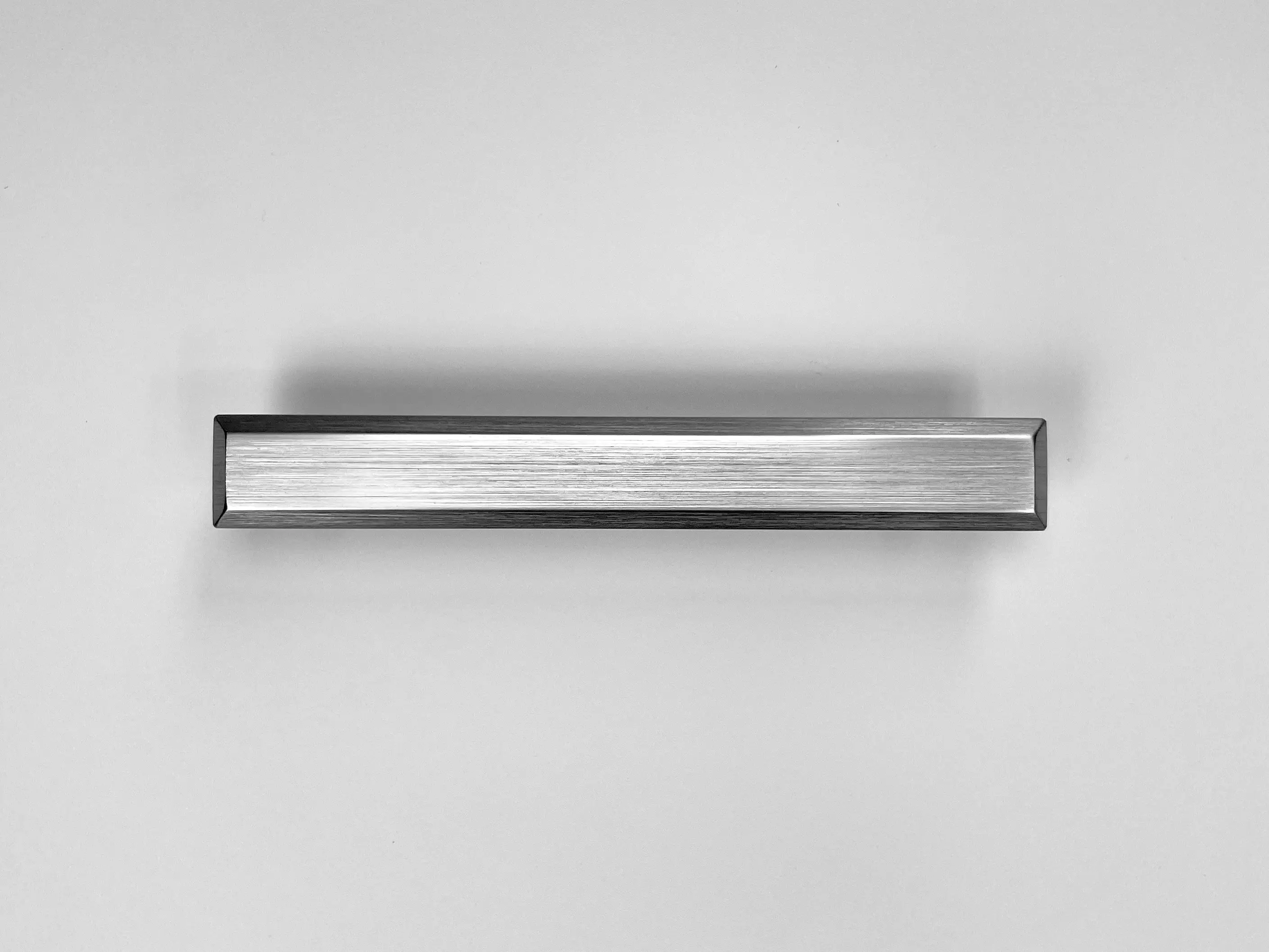 Uchwyt aluminiowy srebrny szczotkowany – widok z góry